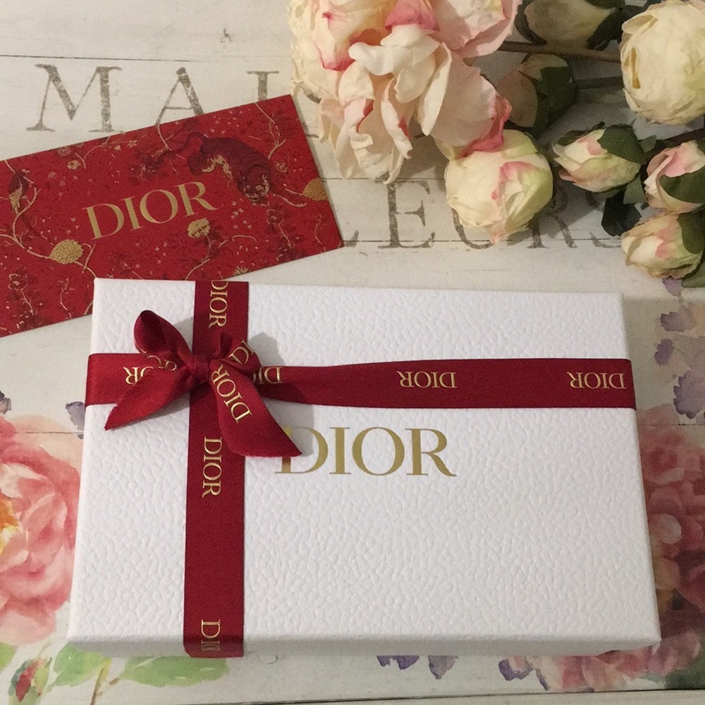 Brand New! DIOR Holiday Red White & Gold Gift Box/Envelope/Tissue/Ribbon Set!❤️✨